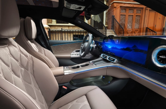 Interni nuova Mercedes Classe C elettrica sedili anteriori premium vegan leather