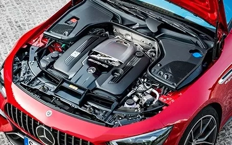 mercedes amg motore v8 dettaglio