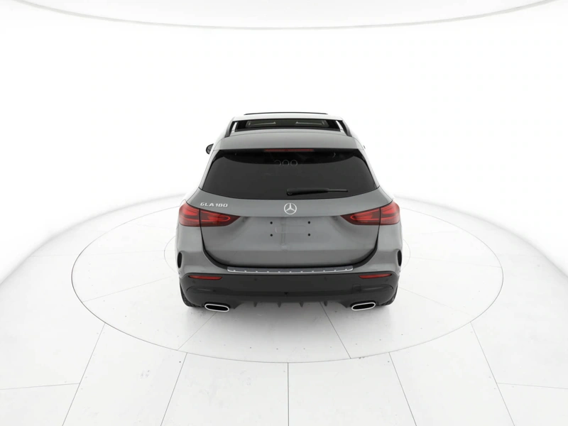 Mercedes GLA 180 amg line advanced plus auto wrap360