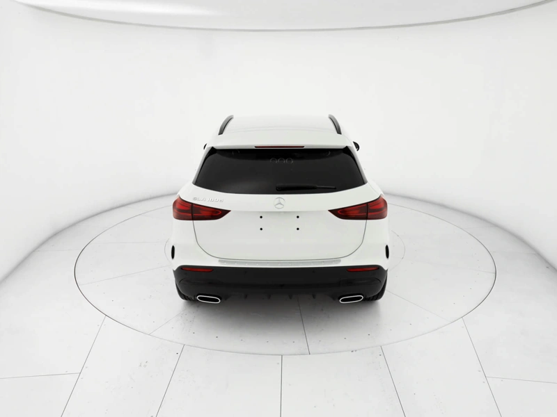 Mercedes GLA 180 d amg line advanced plus auto wrap360