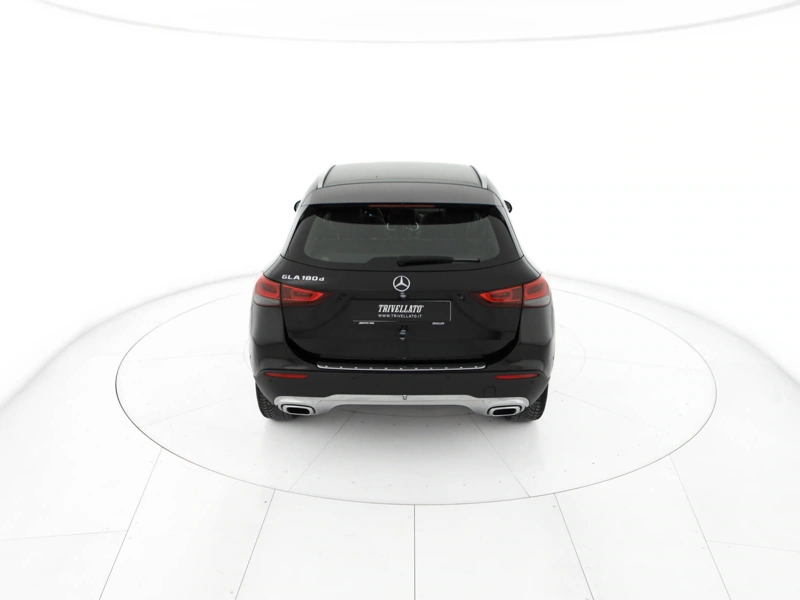 Mercedes GLA 180 d sport plus auto wrap360