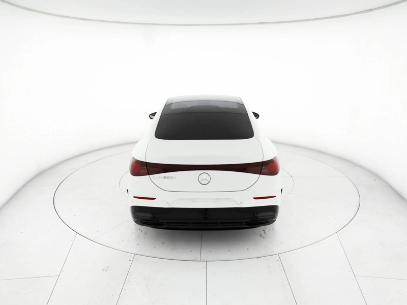 Mercedes CLA Coupè 250+ con tecnologia EQ wrap360