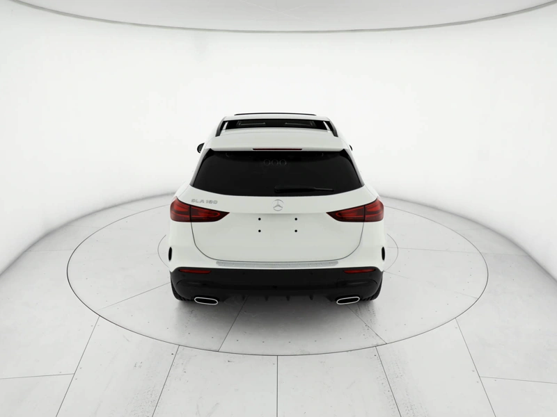 Mercedes GLA 180 amg line advanced plus auto wrap360