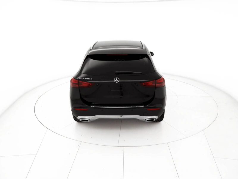 Mercedes GLA 180 d progressive advanced auto wrap360