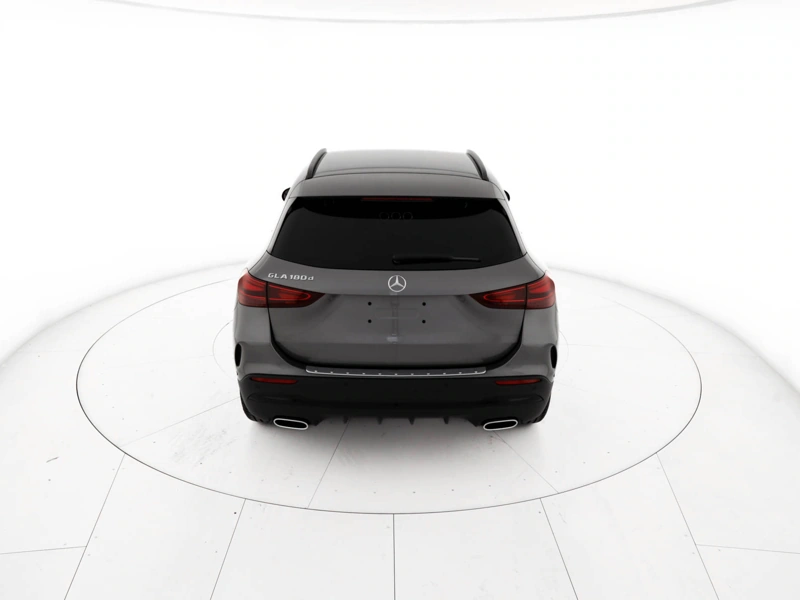 Mercedes GLA 180 d amg line advanced plus auto wrap360