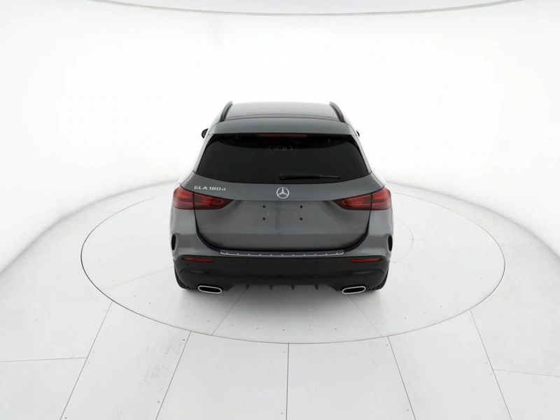 Mercedes GLA 180 d amg line advanced plus auto wrap360