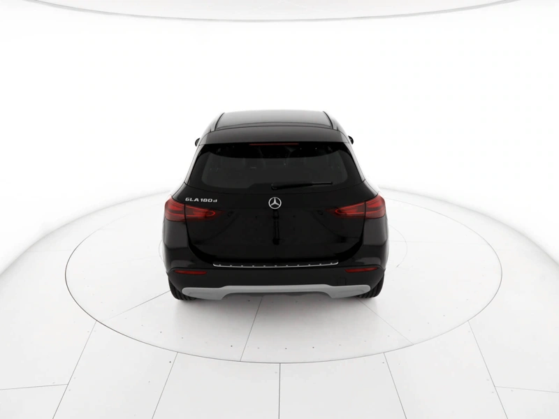 Mercedes GLA 180 d executive auto wrap360