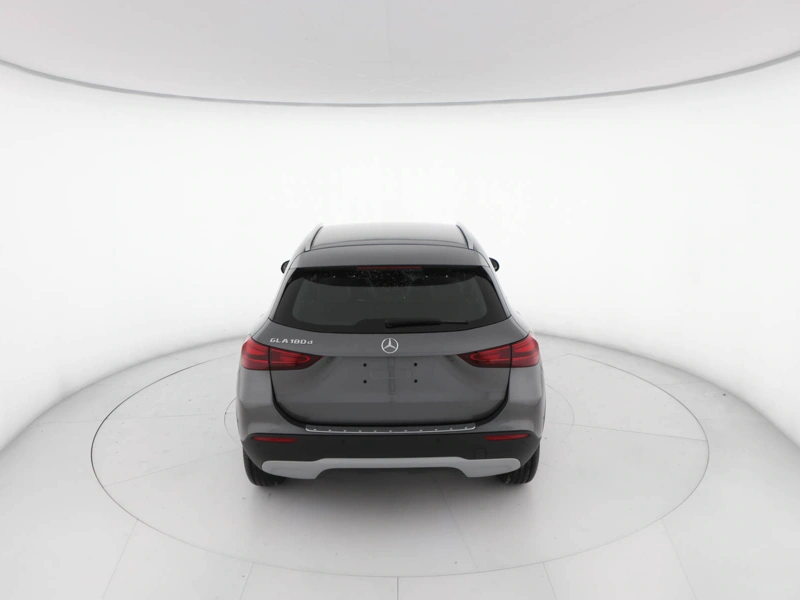 Mercedes GLA 180  d Automatic wrap360