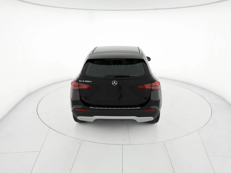 Mercedes GLA 180 d advanced auto wrap360