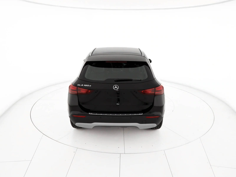 Mercedes GLA 180 d advanced auto wrap360