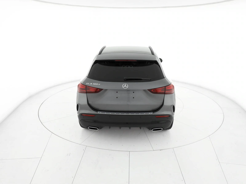 Mercedes GLA 180  d Automatic wrap360
