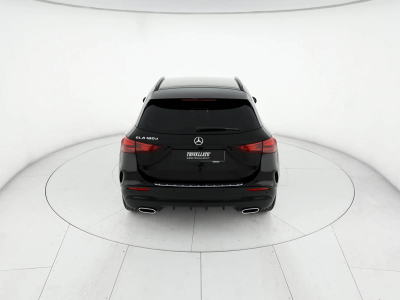 Mercedes GLA 180 d amg line advanced plus auto wrap360