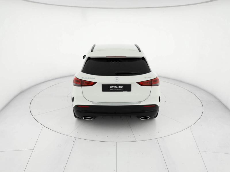 Mercedes GLA 200 d premium 4matic auto wrap360