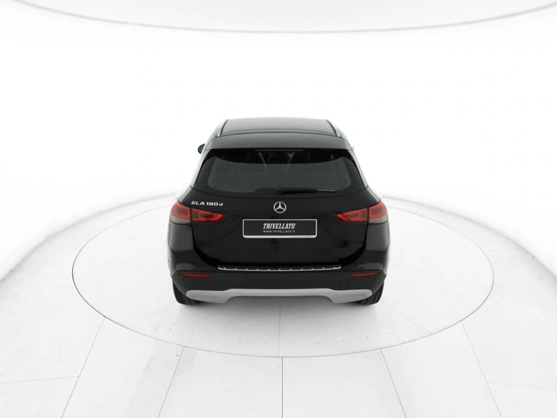 Mercedes GLA 180 d business extra auto wrap360