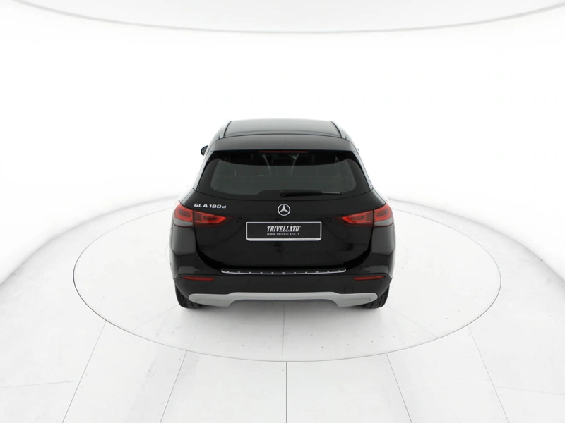 Mercedes GLA 180 d business extra auto wrap360