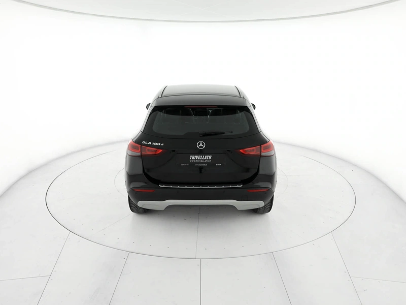 Mercedes GLA 180 d sport auto wrap360