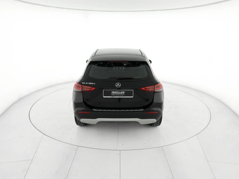 Mercedes GLA 180 d sport auto wrap360