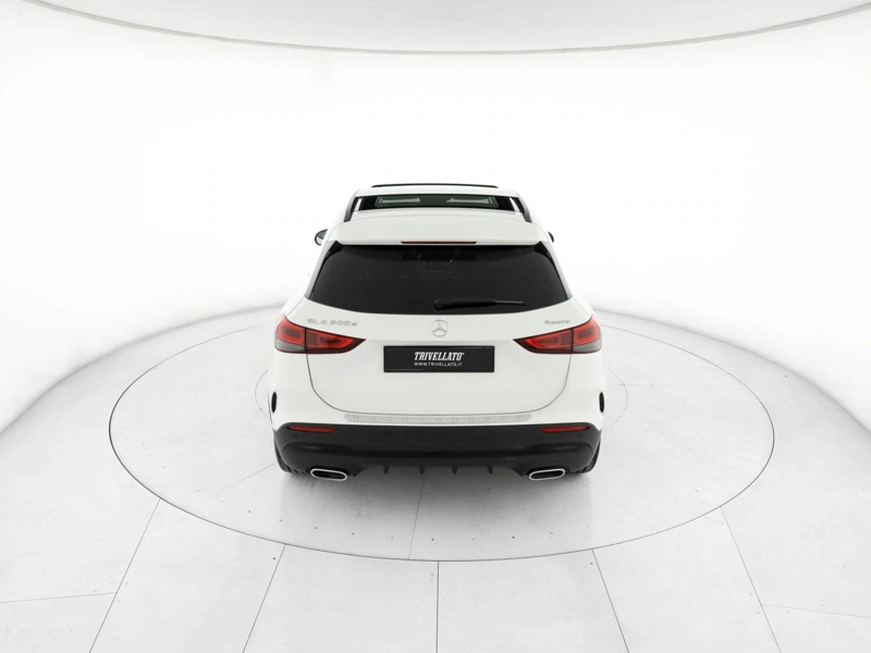 Mercedes GLA 200 d premium 4matic auto wrap360