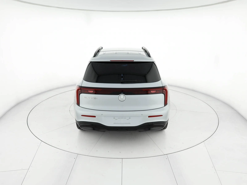 Mercedes GLB 250+ con tecnologia EQ wrap360