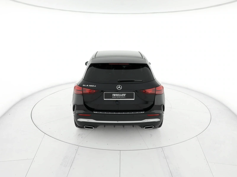 Mercedes GLA 180 d amg line advanced plus auto wrap360