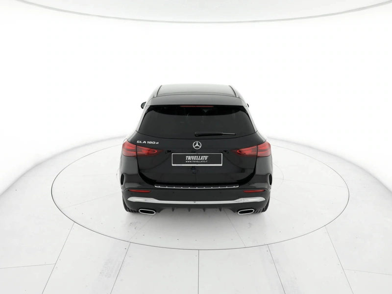 Mercedes GLA 180 d amg line advanced plus auto wrap360